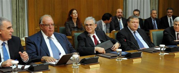 Το πρώτο υπουργικό συμβούλιο της τρικομματικής κυβέρνησης υπό Λ. Παπαδήμο