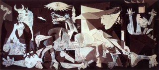 Το αντίγραφο του διάσημο πίνακα του Pablo Picasso 'Guernica' που φιλεξενείται στην έδρα των Ηνωμένων Εθνών στη Νέα Υόρκη, έξω από την αίθουσα συνεδριάσεων του Συμβουλίου Ασφαλείας