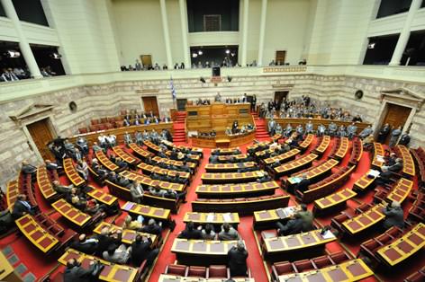 Κοινοβουλευτικό πραξικόμα εκ μέρους του Προέδρου της Βουλής, Ευάγγελου Μεϊμαράκη, και της τρικομματικής κυβέρνησης καταγγέλουν τα κόμματα της αντιπολίτευσης για την εξόφθαλμη διαστρέβλωση του αποτελέσματος της κοινοβουλευτικής ψηφοφορίας, διά εγέρσεως, επί της συνταγματικότητας του πολυνομοσχεδίου των μέτρων που καλείται η Ολομέλεια του Κοινοβουλείου να ψηφίσει για την εφαρμογή του Μεσοπρόθεσμου Πλαισίου Δημοσιονομικής Στρατηγικής 2013-2016 και του νόμου 4046/2012.